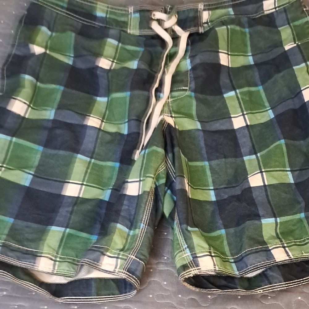 GAP Men's Green Plaid Swim Shorts size XL